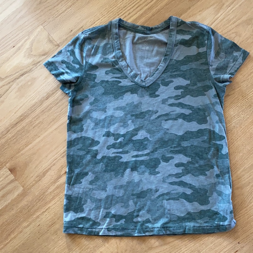 ❌SOLD (tan) UNIVERSAL THREAD xs bundle of 2 tees - Picture 2 of 5